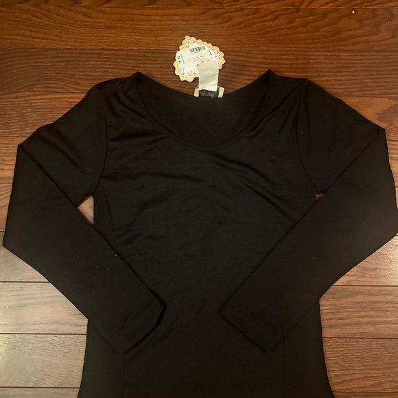 NWT Long Sleeve Boutique Loungewear Top Size Medium - Picture 3 of 5